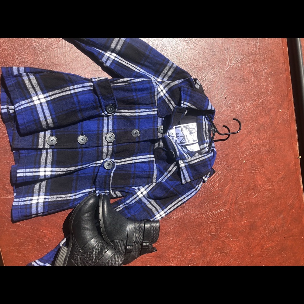 MOVING SALE!! Plaid light weight coat with buttons